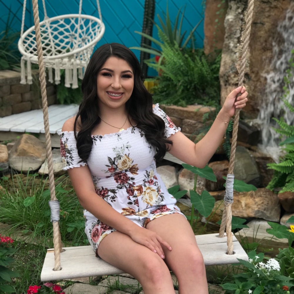 Meet your Posher, Alyssa